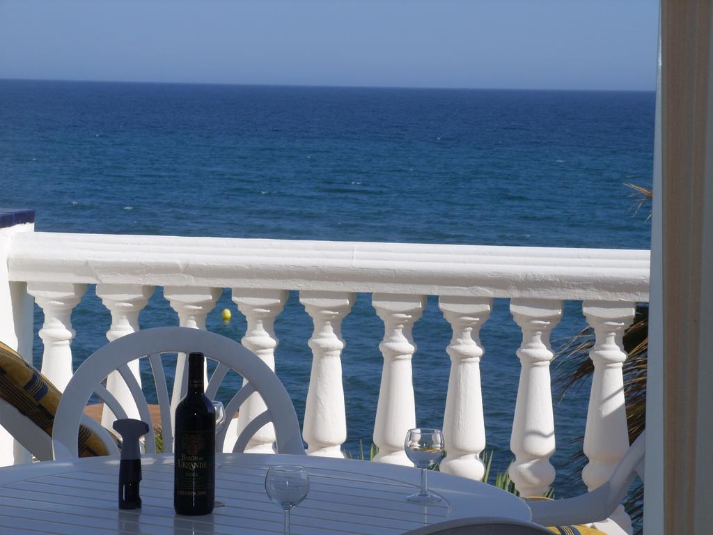 El Faro Arkadia: Beachfront Apartment with Lighthouse Views Fuengirola Exterior photo